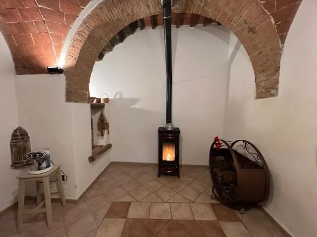 Podere Mona Помаранче